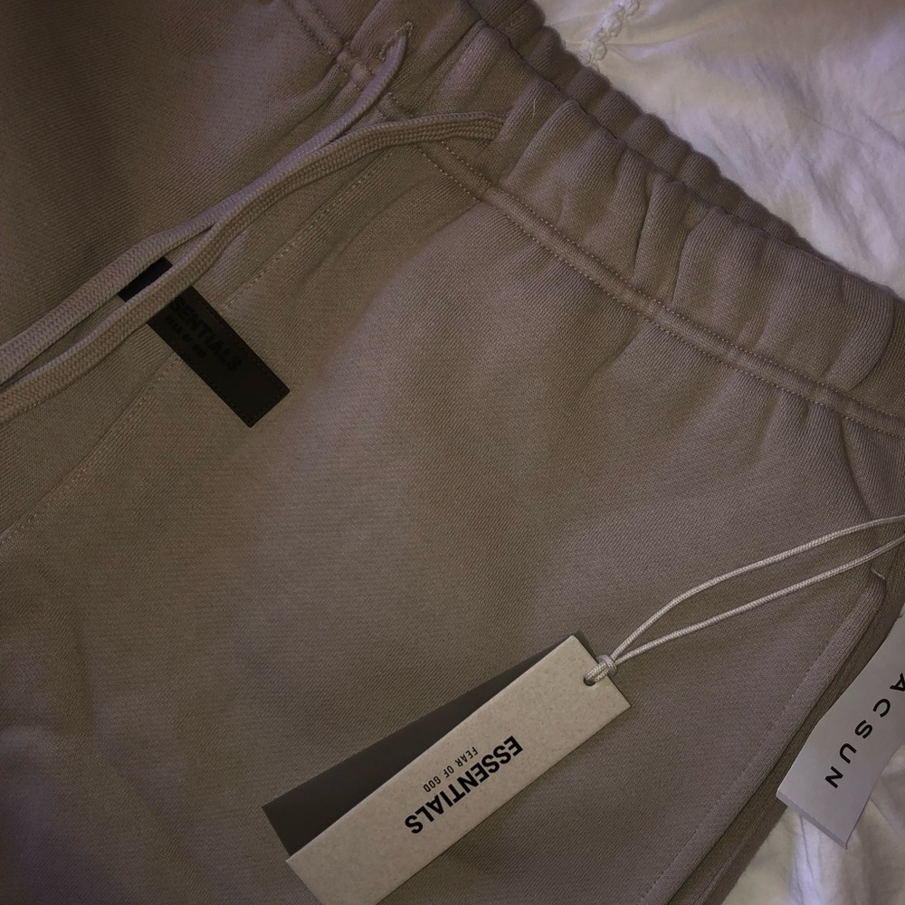 NEW FOG ESSENTIAL SHORT